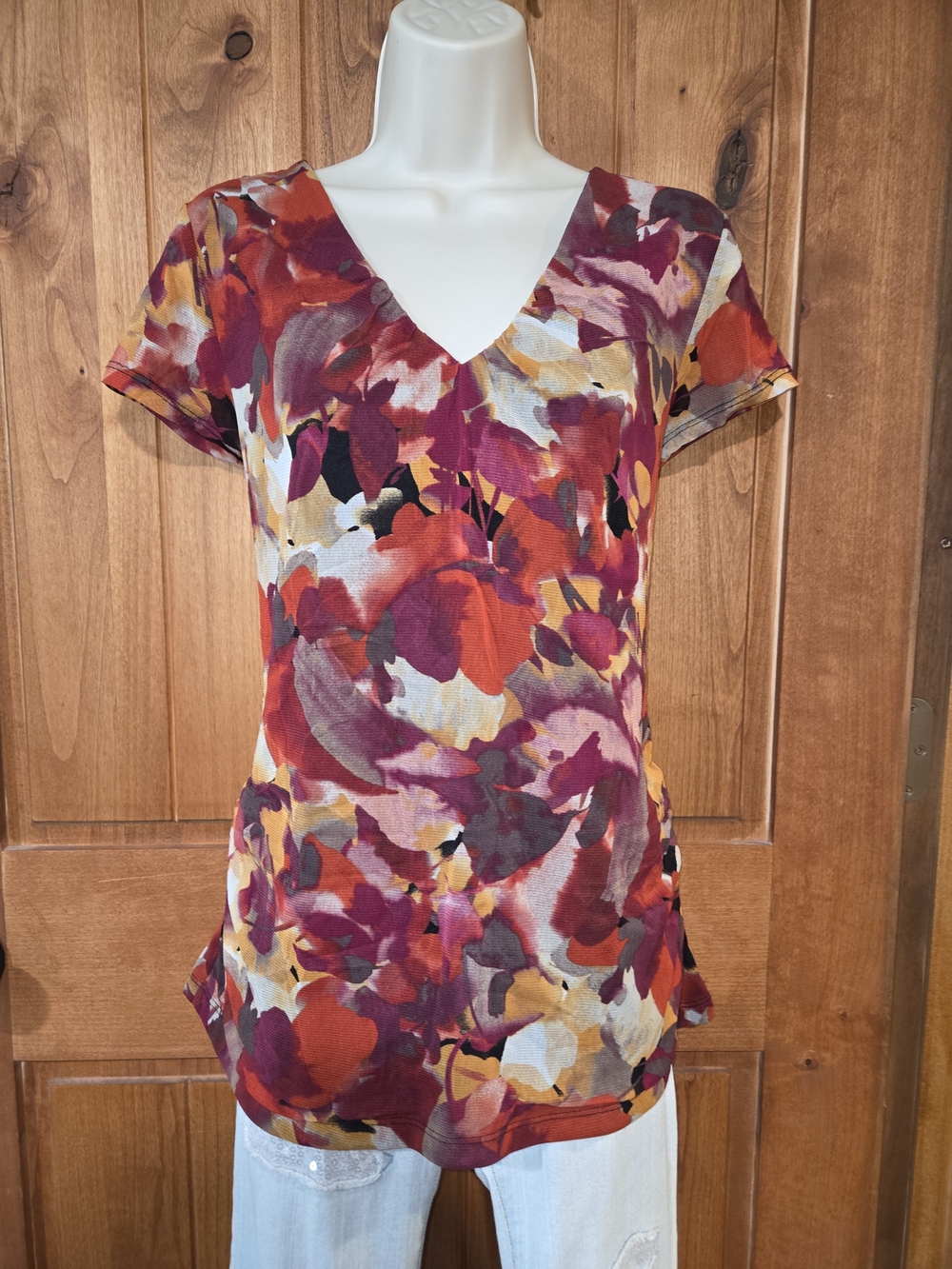 212 Collection V-Neck Floral Top in Burgundy,‎ Red, Orange